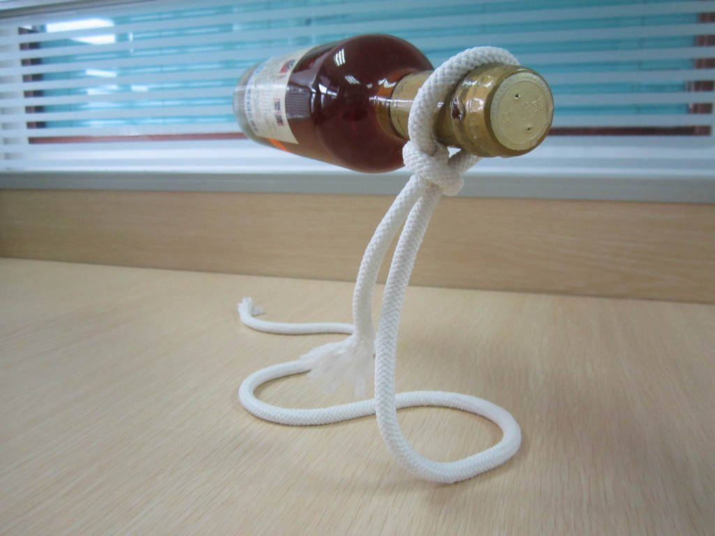 Magic Rope Wine Bottle Holder