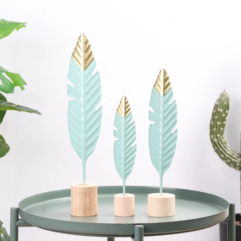 Nordic Style Iron Feather Decoration